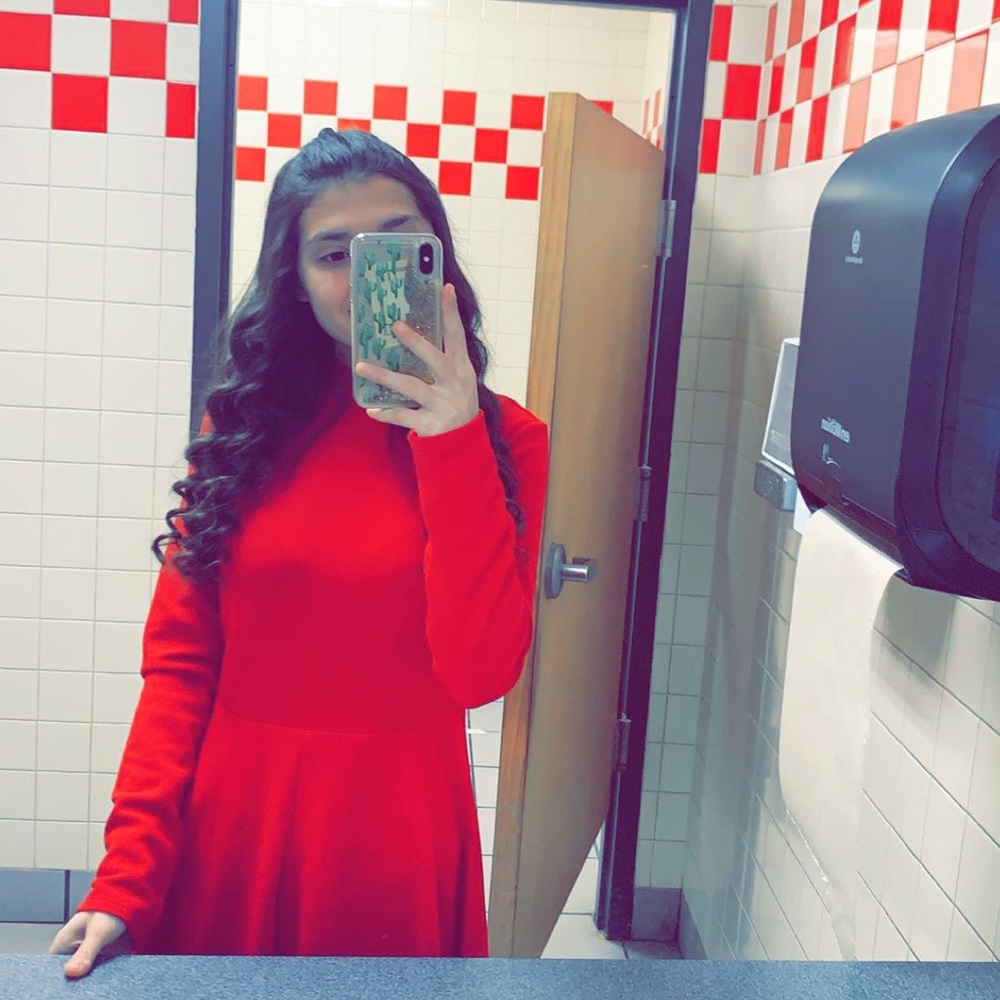 Meet your Posher, Adrianna